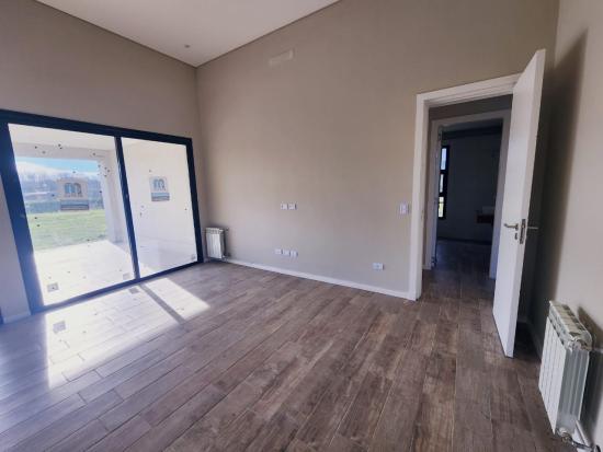 Hermosa casa en venta dentro del barrio San Sebastian - Área 9