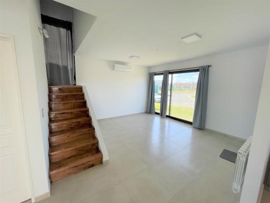 Casa en VENTA dentro del Barrio Cerrado Pilar del Este - Santa Elena