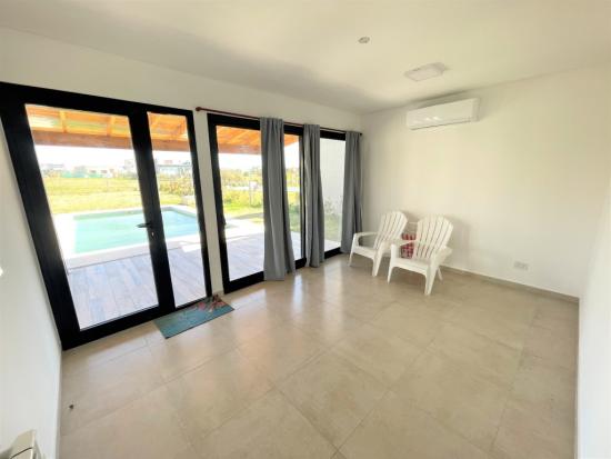 Casa en VENTA dentro del Barrio Cerrado Pilar del Este - Santa Elena