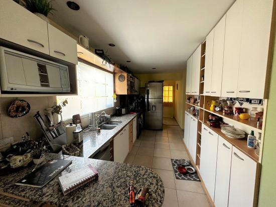 Muy Linda Casa en Pilar del Lago