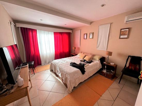 Muy Linda Casa en Pilar del Lago