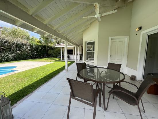 Espectacular Casa a la Venta en el Barrio Cerrado La Pradera - Pilar