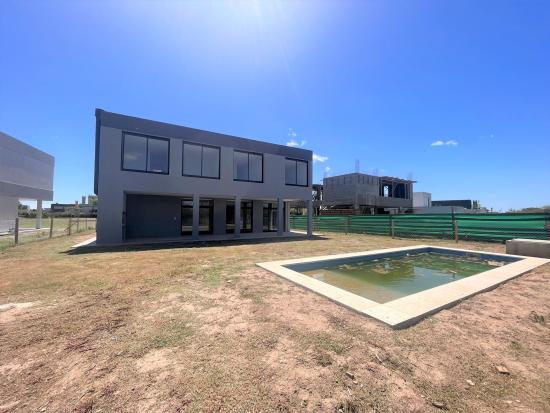 Casa Moderna en Puertos del Lago - Vistas