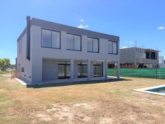 Casa Moderna en Puertos del Lago - Vistas