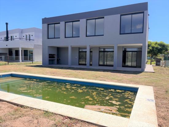 Casa Moderna en Puertos del Lago - Vistas