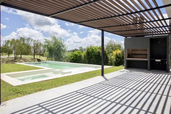 Casa Moderna - Puertos del Lago, Marinas