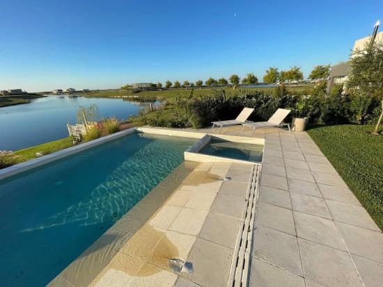 Hermosa Casa en Puertos del Lago - Marinas