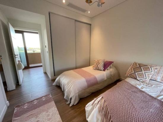 Hermosa Casa en Puertos del Lago - Marinas