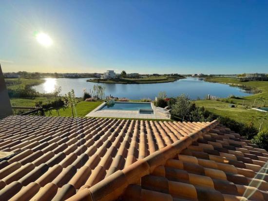 Hermosa Casa en Puertos del Lago - Marinas