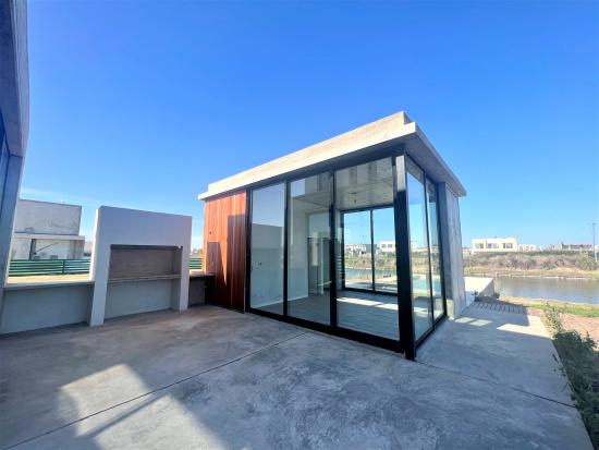 Venta Imponente en Puertos del Lago - Muelles