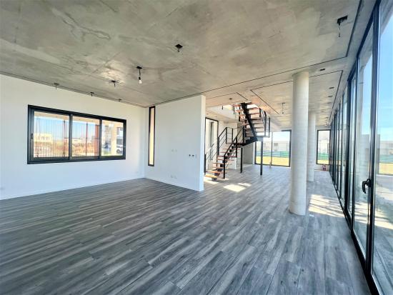 Venta Imponente en Puertos del Lago - Muelles