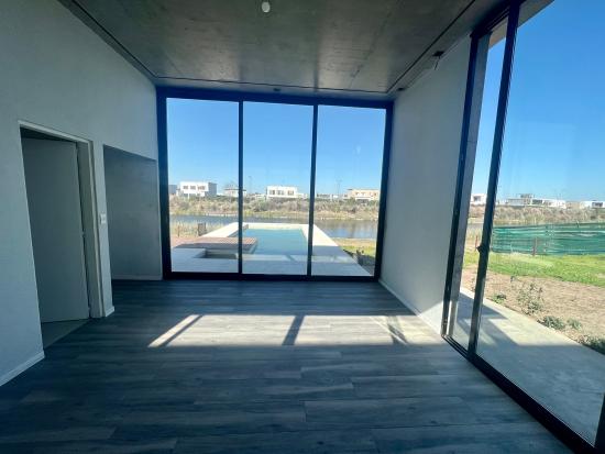 Venta Imponente en Puertos del Lago - Muelles