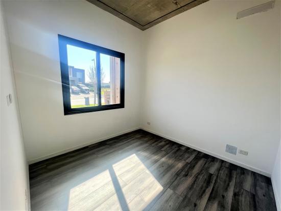 Venta Imponente en Puertos del Lago - Muelles