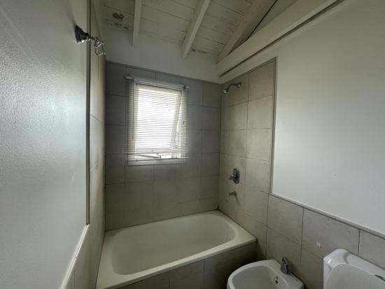 Linda Casa en Venta, dentro de La Candela - Pilar