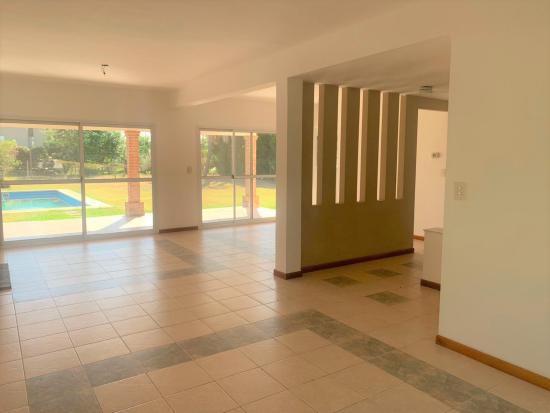 Venta con Renta - Los Pilares
