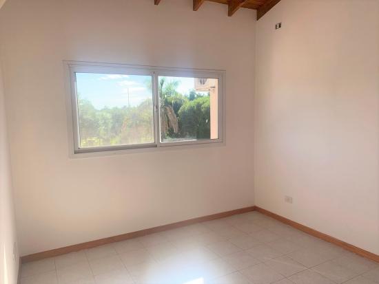 Venta con Renta - Los Pilares