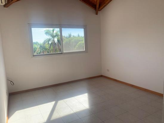 Venta con Renta - Los Pilares