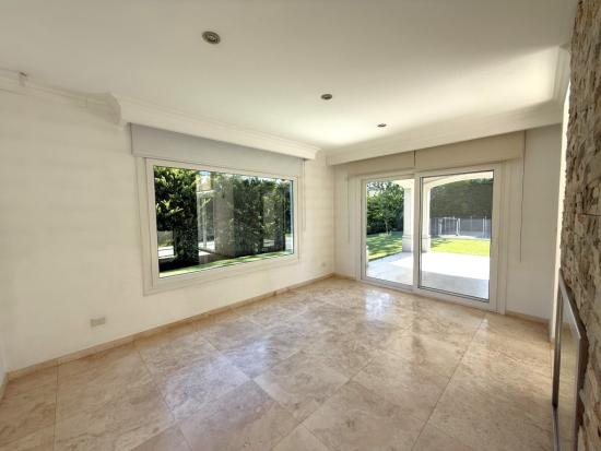 Casa estilo Francés en La Lomada