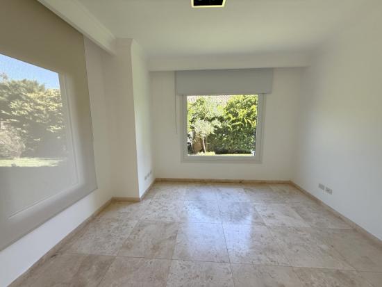 Casa estilo Francés en La Lomada