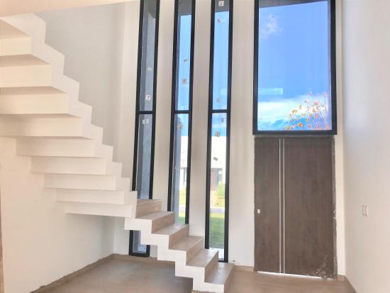 Casa Moderna - Puertos del Lago