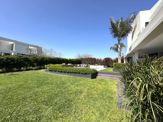 Moderna Casa a la Venta en Pilará 