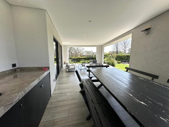 Moderna Casa a la Venta en Pilará 