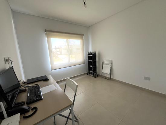 Casa en Venta, dentro del Barrio Pilar del Este - Santa Elena.