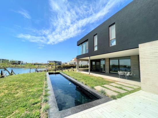 Casa en Alquiler dentro de Puertos del Lago - Vistas