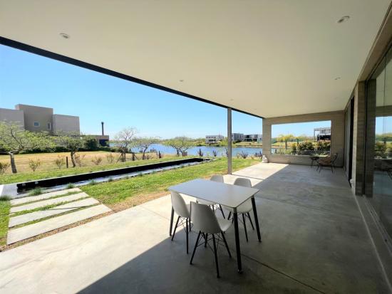 Casa en Alquiler dentro de Puertos del Lago - Vistas