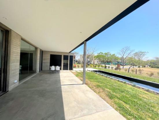Casa en Alquiler dentro de Puertos del Lago - Vistas