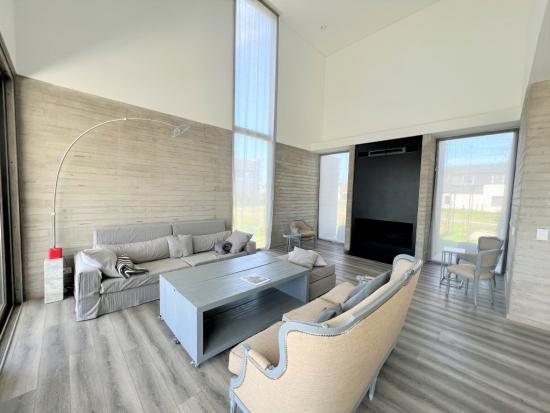 Casa en Alquiler dentro de Puertos del Lago - Vistas