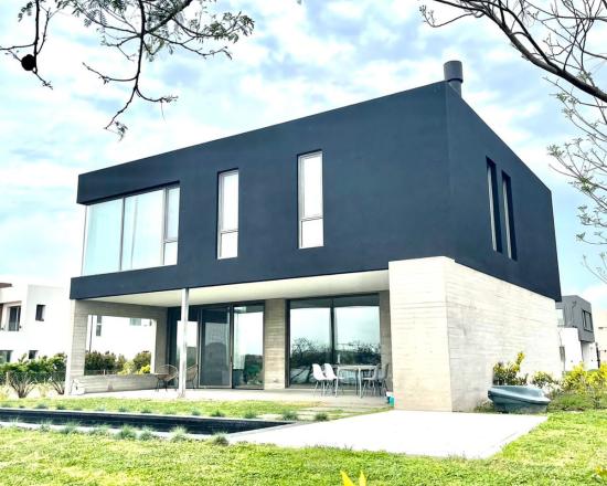 Casa en Alquiler dentro de Puertos del Lago - Vistas