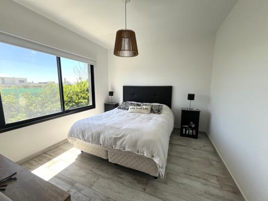 Casa en Venta, dentro del Barrio Cerrado Pilar del Este - Santa Elena.