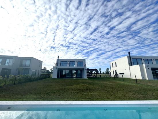 Casa en Pilar Golf A Estrenar