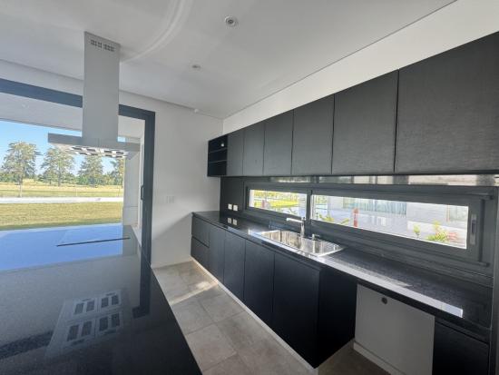 Casa en Pilar Golf A Estrenar