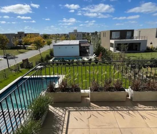 Excelente Casa en Puertos del Lago - Araucarias