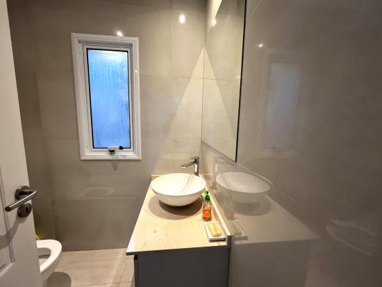 Casa en Venta, dentro del Barrio Cerrado Pilar Del Este - Santa Elena