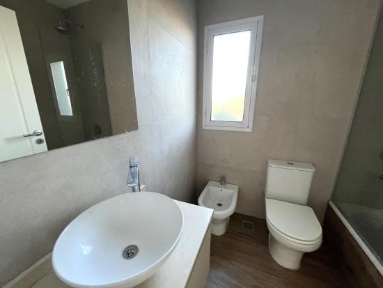 Casa en Venta, dentro del Barrio Cerrado Pilar Del Este - Santa Elena