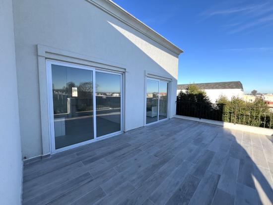 Casa en Venta, dentro del Barrio Cerrado Pilar Del Este - Santa Elena