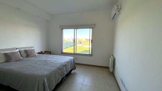 Alquiler Casa dentro del Barrio Pilar del Este - San Ramiro