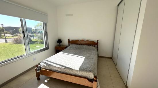 Alquiler Casa dentro del Barrio Pilar del Este - San Ramiro