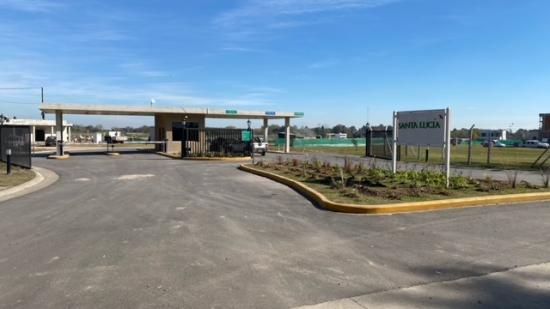 Lindo Lote dentro de Pilar del Este - Santa Lucía
