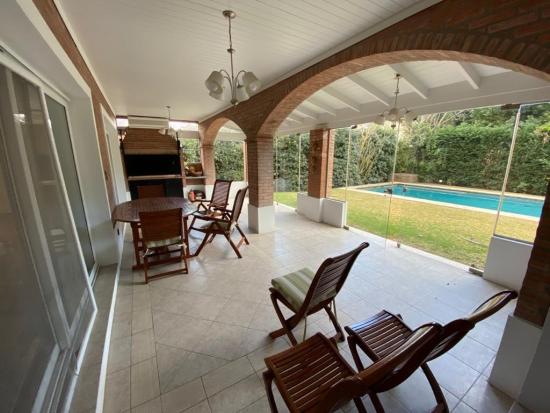 Venta Con Renta Casa La Lomada