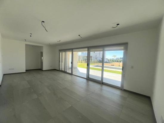 Linda Casa dentro de Puertos del Lago - Riberas