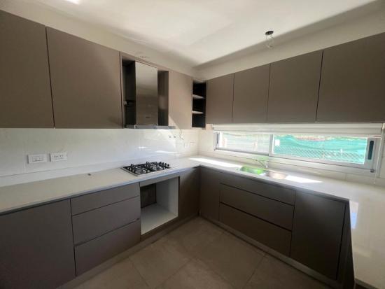 Linda Casa dentro de Puertos del Lago - Riberas