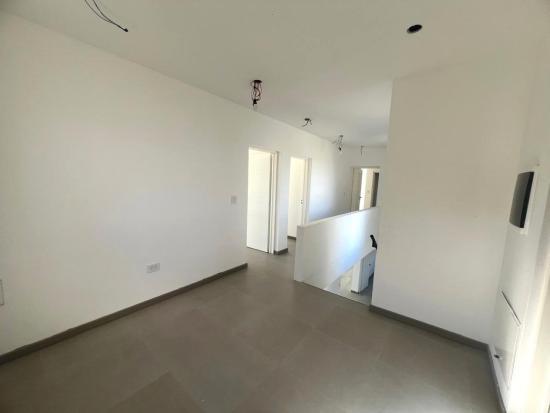 Linda Casa dentro de Puertos del Lago - Riberas