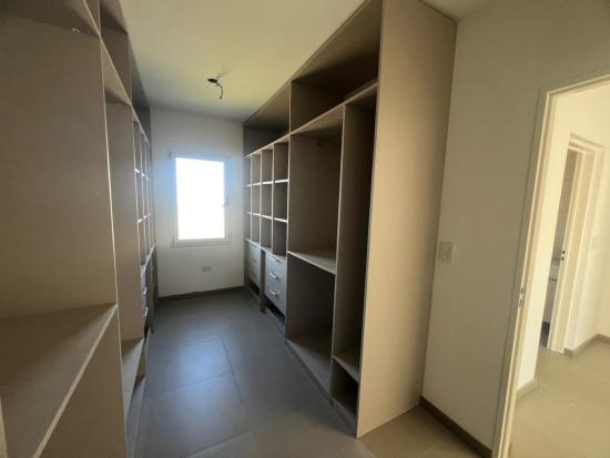 Linda Casa dentro de Puertos del Lago - Riberas