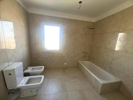 Linda Casa dentro de Puertos del Lago - Riberas