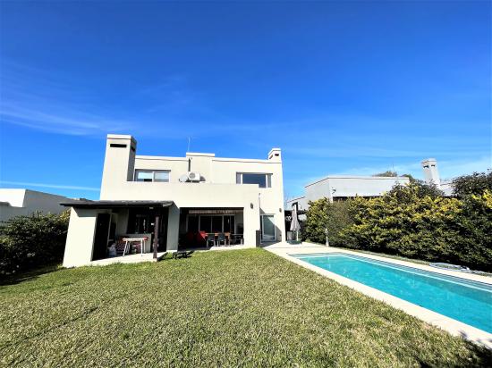 Venta Casa en Pilar del Este - Barrio San Alfonso