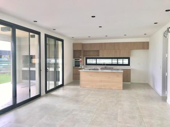 Venta con renta - Puertos del Lago, Acacias
